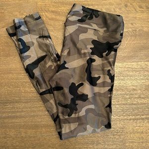 Koral Camo Leggings